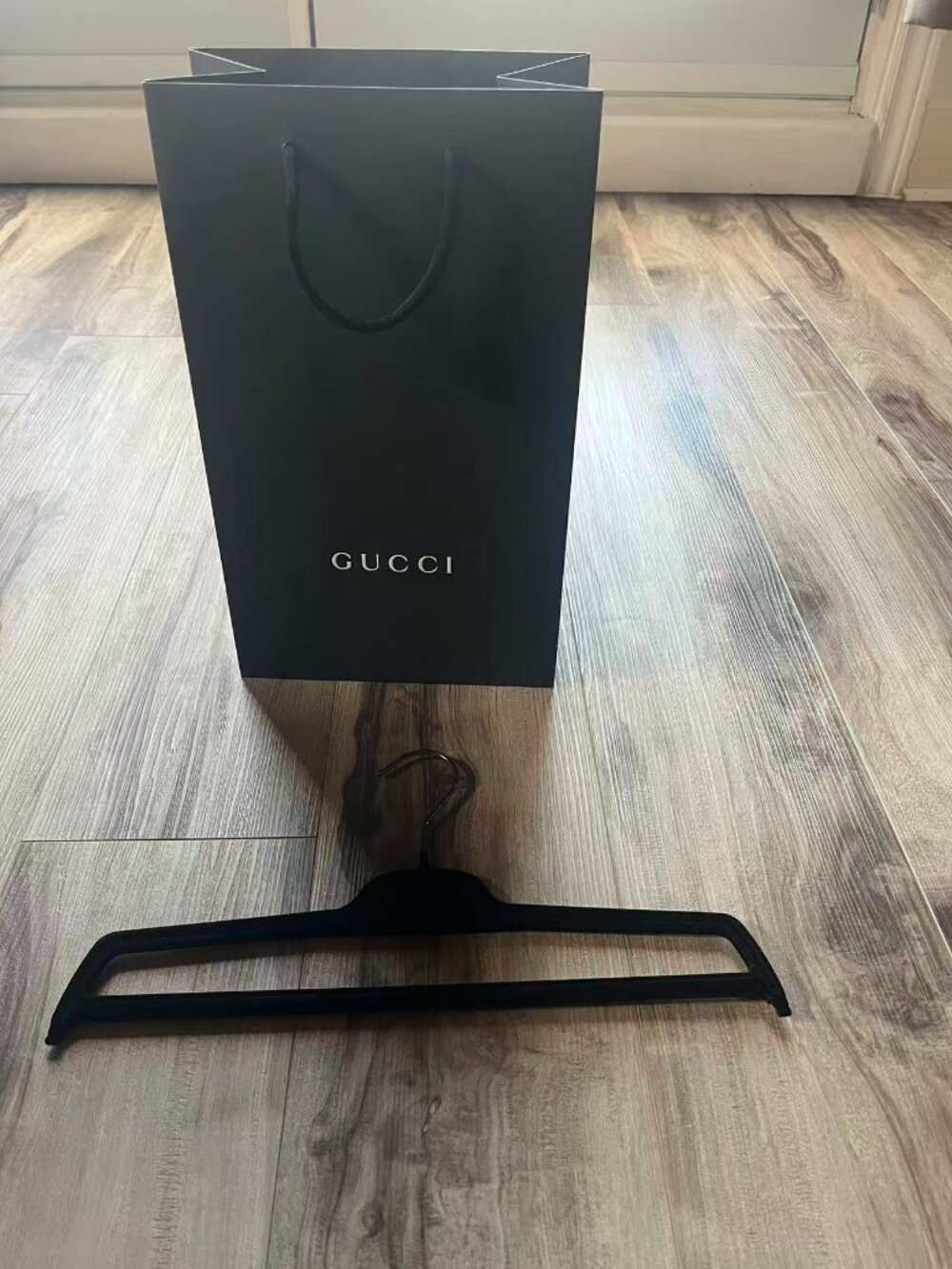Small Gucci Shopping Bag and Pant's hanger